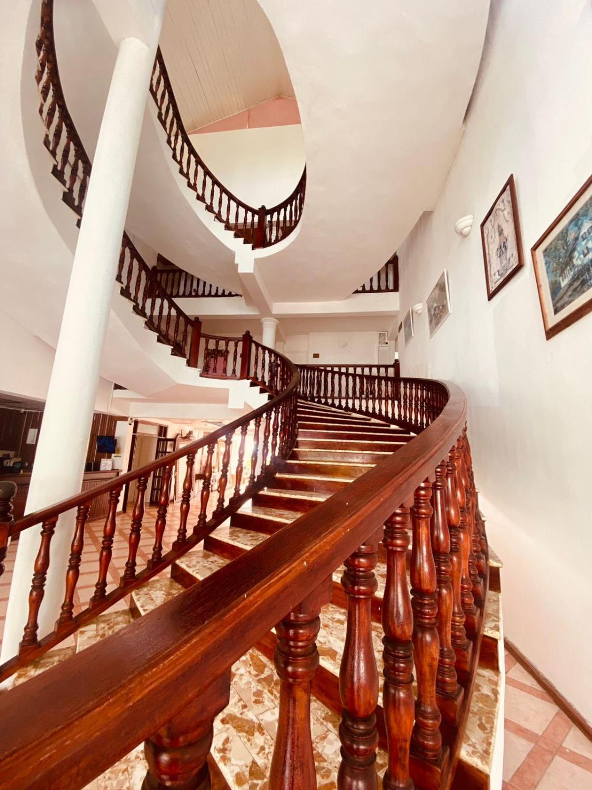 Piergiorgio Palace Hotel 普拉塔港 外观 照片